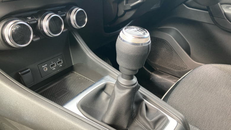 Renault Captur 1.0 TCE 90 Techno 5dr Petrol Hatchback